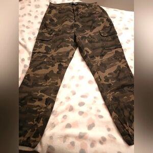 NWOT Twin Sisters Camo Cargo Pants